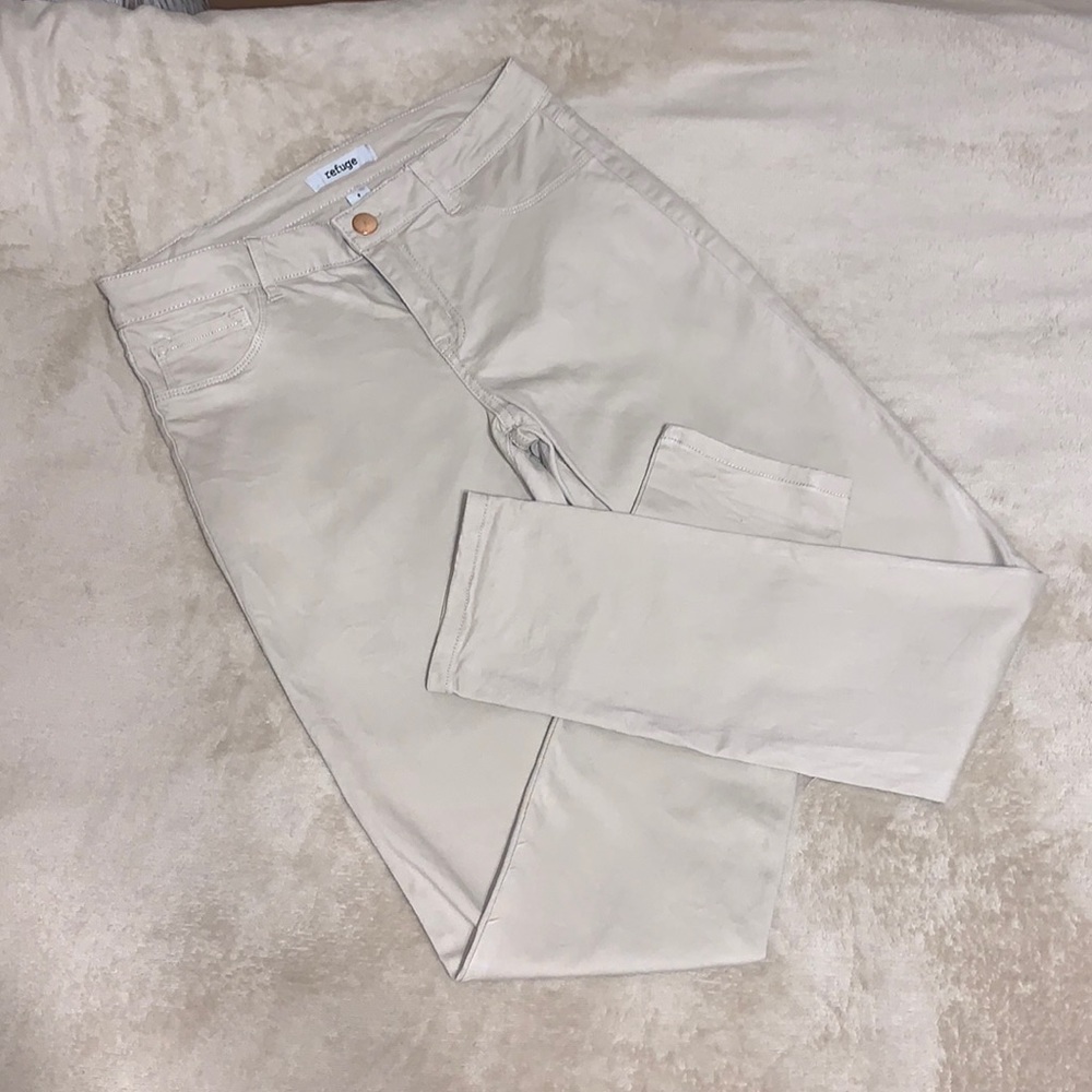 Tan Refuge jeans size 8